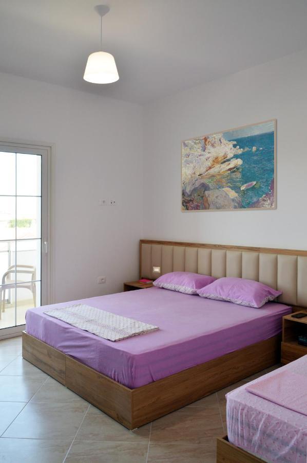Villa Luelfa Durrës Exteriör bild